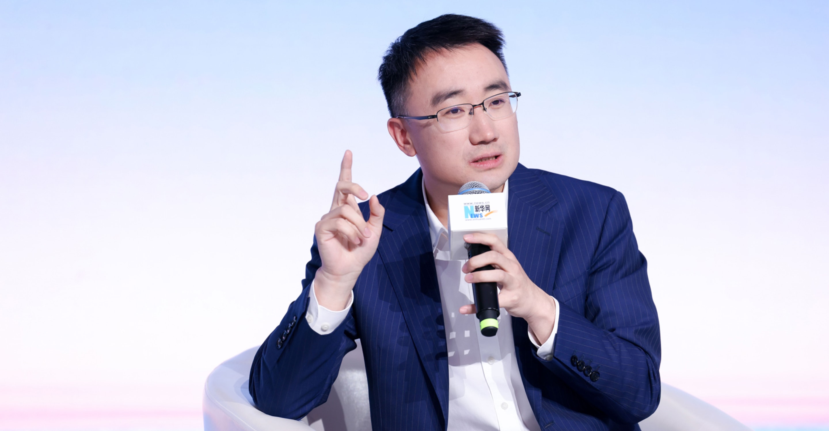 华为智能汽车解决方案BU-MKT与销售服务部副总裁冷江涛参与论坛讨论