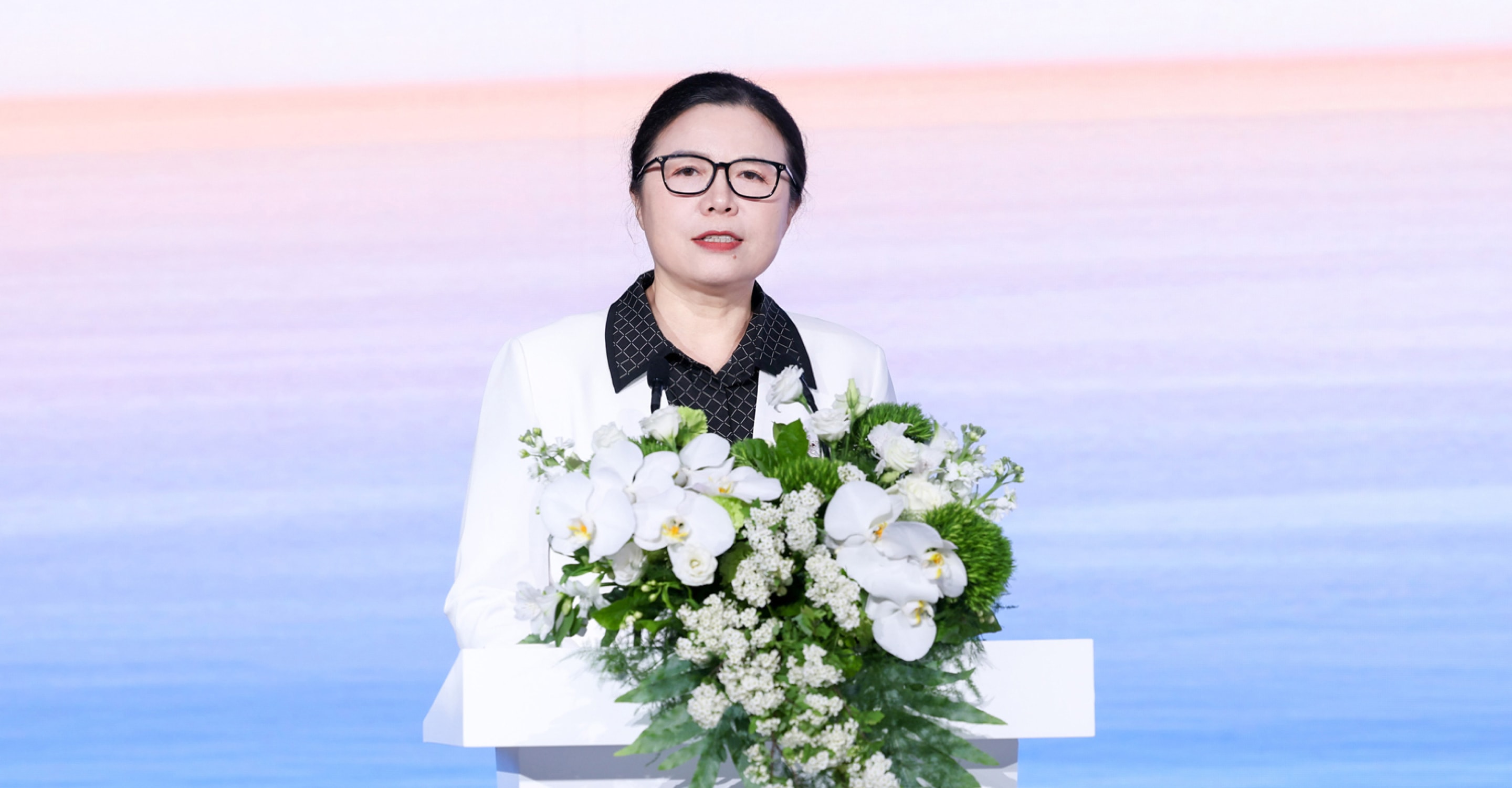 中国汽车工业协会副秘书长柳燕发表论坛致辞
