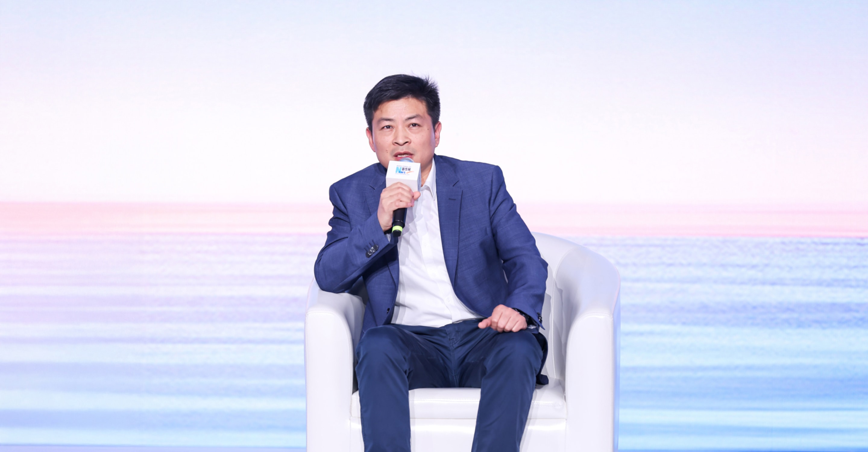中汽中心智能网联领域首席专家、中国汽车战略与政策研究中心副总工程师秦孔建参与论坛讨论